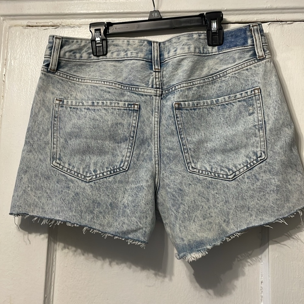 EXPRESS Acid Wash Denim boyfriend mid rise Shorts sz 6 - Picture 4 of 5